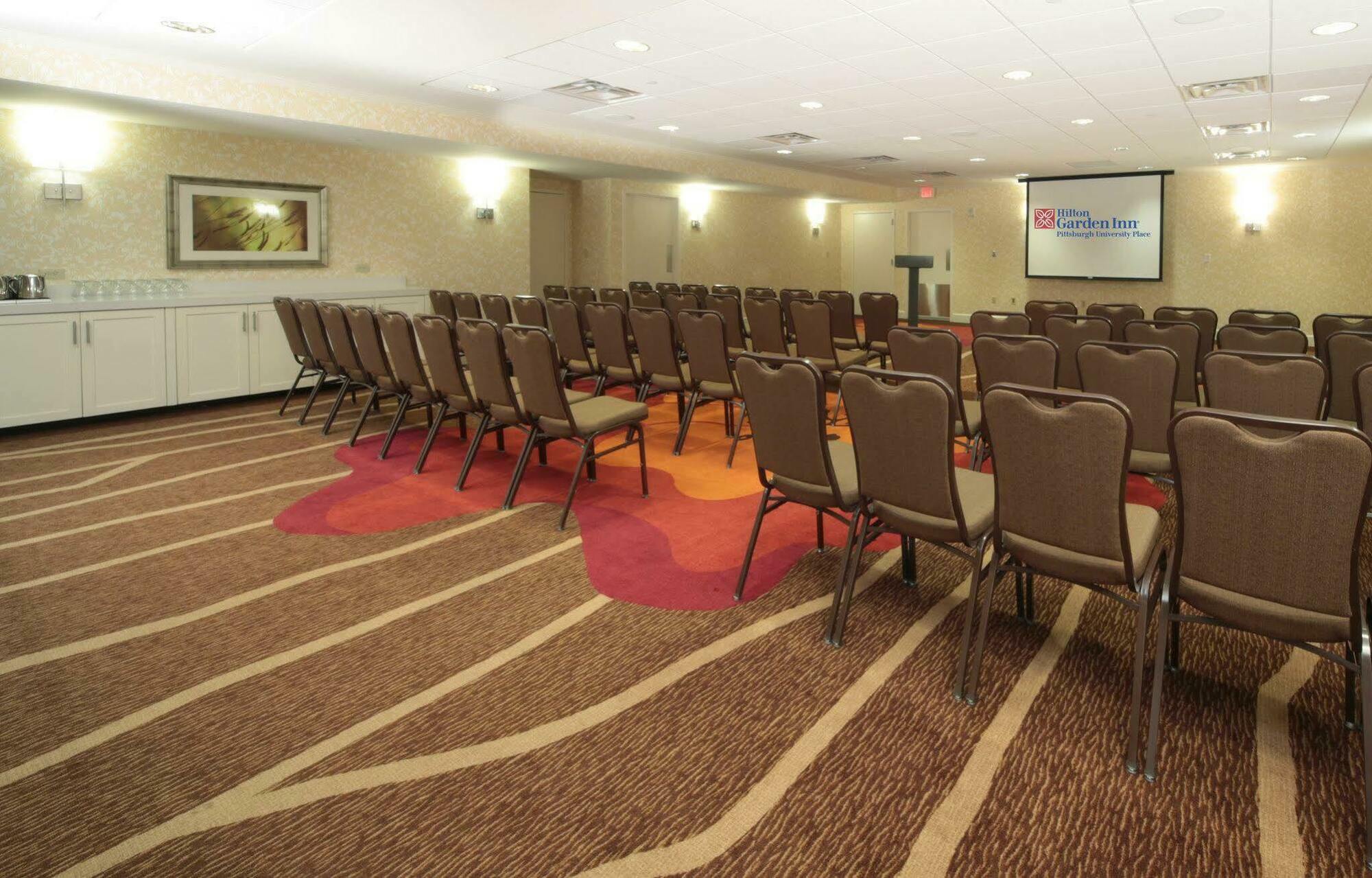 Hilton Garden Inn Pittsburgh University Place Perniagaan gambar