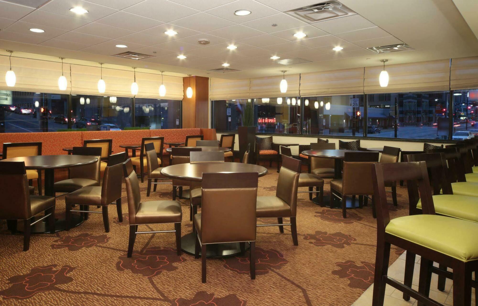 Hilton Garden Inn Pittsburgh University Place Restoran gambar